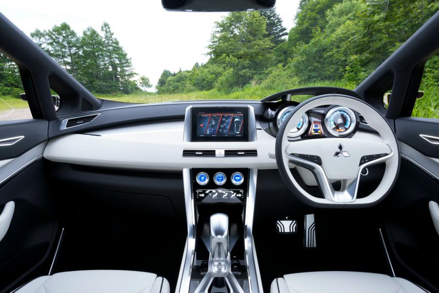 Торпедо Mitsubishi XM Concept 2016 года  (фото 4 из 22)